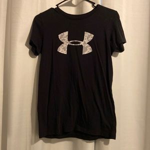 Under armor woman’s tee shirt